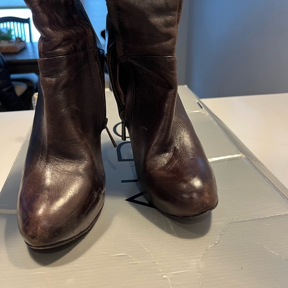 Women’s tall boots from Aldo. Dark brown/ burgundy size 9 - Picture 8 of 12